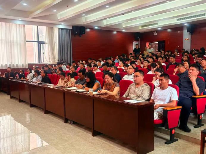 学院开展2026~2027第一学年班主任(辅导员)专题培训会